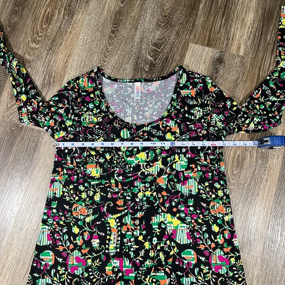 NWT Lularoe Lynnae Shirt floral black green yellow sz:XS - Picture 3 of 4